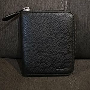 Coach Medium Zip Wallet